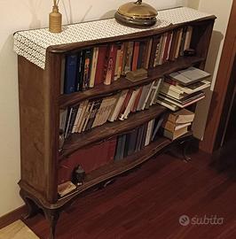 Libreria a giorno in legno stile classico