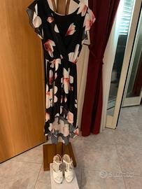 Vestito con motivi floreali