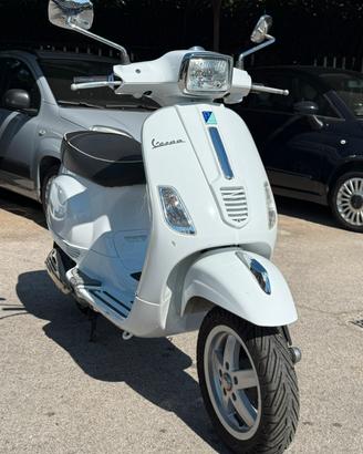 Piaggio vespa 125