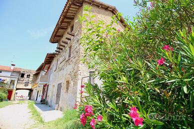 CASA DI CORTE A LESTIZZA