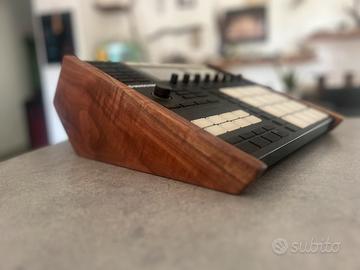 Maschine MK3 supporto legno di noce