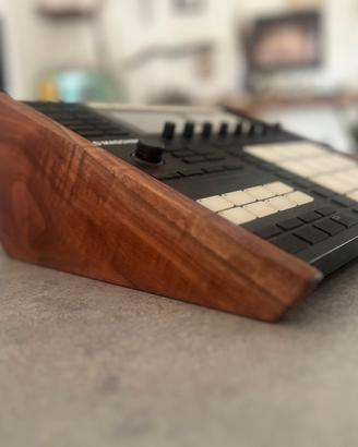 Maschine MK3 supporto legno di noce