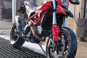 Ducati Hypermotard 821