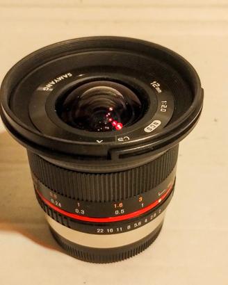 Samyang 12mm f/2.0 con attacco Fuji X.