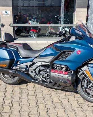 Honda GL 1800 Gold Wing BAGGER DCT 14.000KM