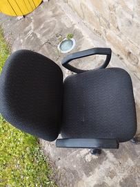 Sedia girevole imbottita da ufficio