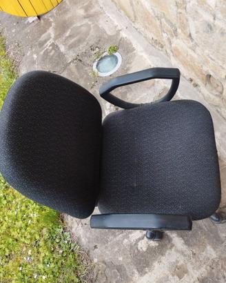 Sedia girevole imbottita da ufficio