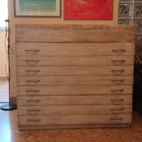 Grande cassettiera per disegni, in legno