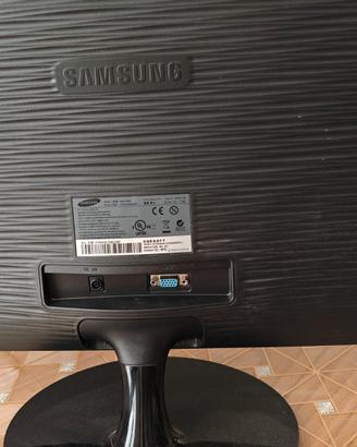 Monitor SAMSUNG  21.5 POLLICI