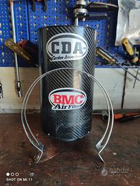Filtro aria BMC universaile in carbonio.