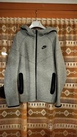 felpa Nike tech