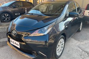 Toyota Aygo 1.0 VVT-i 69 CV 5 porte x-cite