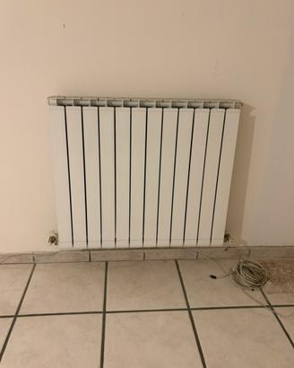 Stock 5 Termosifoni in alluminio bianchi