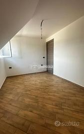 BILOCALE APPENA RISTRUTTURATO CON TERRAZZO SENZA C