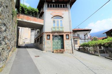 CASA SEMINDIPENDENTE A QUASSOLO