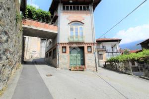 CASA SEMINDIPENDENTE A QUASSOLO