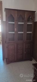credenza a vetrina