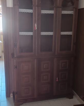 credenza a vetrina