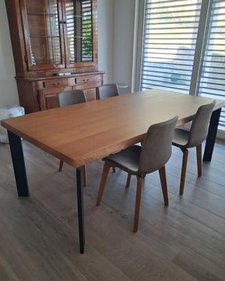 TAVOLO IN LEGNO GAMBE IN FERRO PIENO E PROLUNGHE
