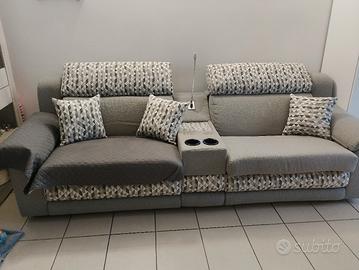  nuovo divano 4posti a letto con alzata gambe  