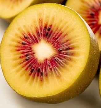 Kiwi giallo a cuore rosso (rarita)