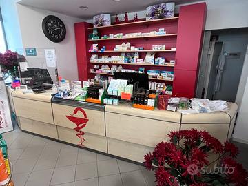 SVENDITA - ARREDO COMPLETO PER NEGOZIO,FARMACIA