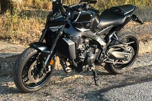 Yamaha mt 09 35kw 2025 -depotenziata a libretto-