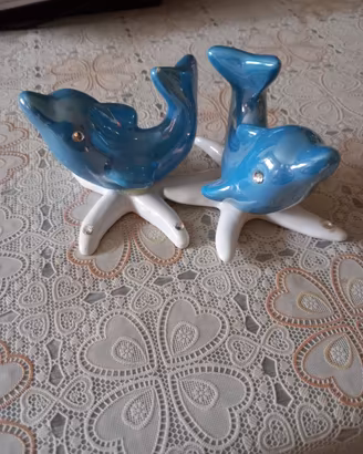 Delfini in ceramica