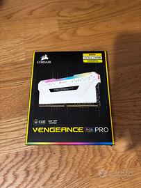 RAM Corsair Vengeance 32 GB DDR4 3200mhz bianche