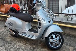 vespa Gts 300