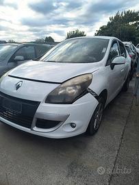 Renault Scenic x-mode per ricambi 