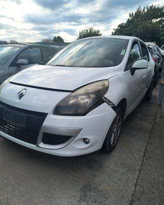 Renault Scenic x-mode per ricambi 