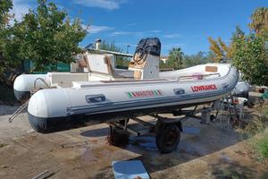 Gommone con carrello