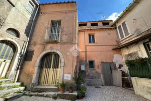 CASA SEMINDIPENDENTE A MONTESARCHIO