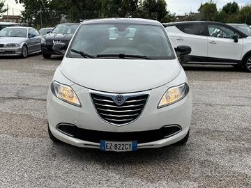 Lancia Ypsilon 1.2 69 CV 5 porte Platinum