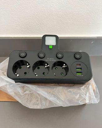 adaptor 3 prese 2 usb 1 type-c e luce