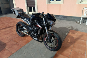 Triumph Street Triple RS 765