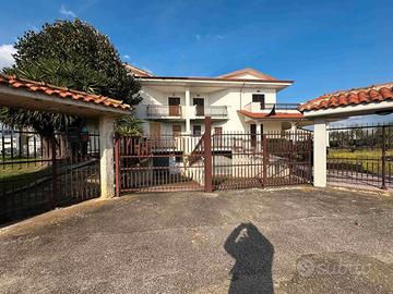 Sulla piana sperlonga/ fondi posizionata a 4/5 km