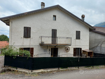 Villetta d'epoca a Roncopianigi.Appennino Reggiano