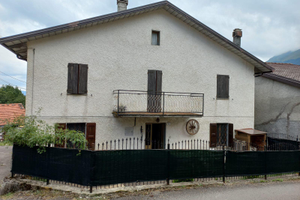 Villetta d'epoca a Roncopianigi.Appennino Reggiano