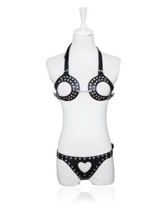 intimo due pezzi con borchie