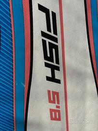 Tavola da serf ragazzo