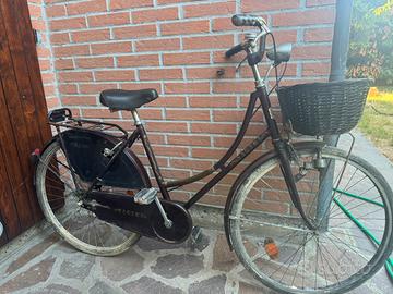 Bici da donna vintage Vicini con cestino