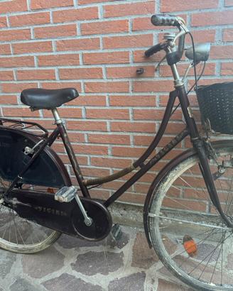 Bici da donna vintage Vicini con cestino