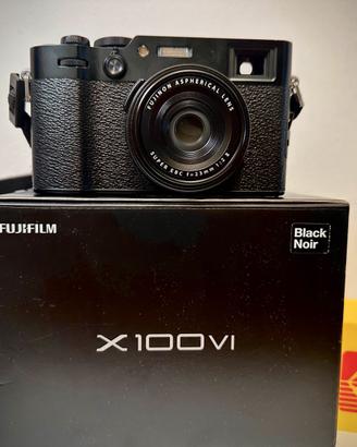 Fujifilm X100VI nera