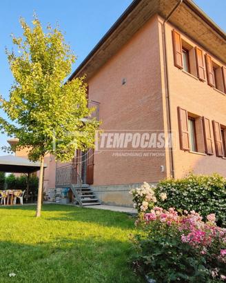 Villa a Schiera a Guiglia Via J. Cantelli 4 locali