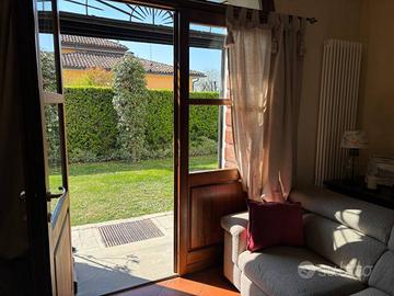 Appartamento in Rustico con Doppio Giardino