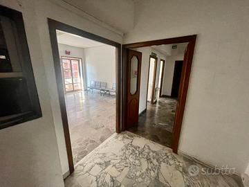 Ufficio - Studio A/10 Via Tuscolana Furio Camillo