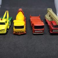 4 modellini di camion vintage