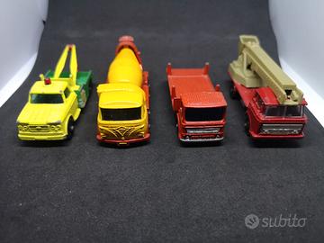 4 modellini di camion vintage